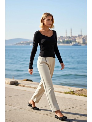 Benerly Kadın Bluz V Yaka Uzun Standart Kol Fitted Vücuda Oturan Büzgülü Örme Ribana Kumaş Esnek Düz