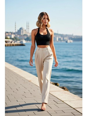 Benerly Kadın Bluz Crop Kare Yaka Kolsuz Bedene Oturan Örme Payet Dokuma Kısa Kesim Düz Desen Fermuarlı Üst