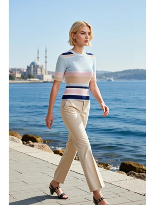 Benerly Kadın Bluz Fitted Vücuda Oturan Bisiklet Yaka Kısa Standart Kol Çizgili Fitilli Triko Regular Boy