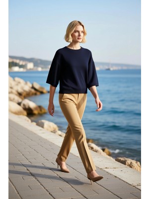 Benerly Kadın Bluz Triko Bisiklet Yaka Düşük Kol Truvakar Regular Kalıp Düz Desen Orta Kalınlık Tek Plaka