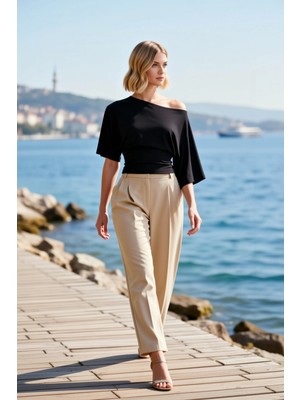 Benerly Kadın Bluz Regular Kalıp Asimetrik Yaka Düşük Kol Kısa Çizgili Ribana Örme Crop Üst Giyim