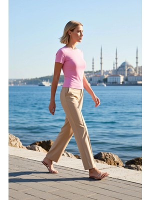 Benerly Kadın Bluz Bisiklet Yaka Kısa Kol Fitted Kalıp Örme Kumaş Aksesuar Detaylı Fitilli Esnek Şık