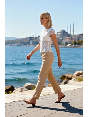 Benerly Kadın Bluz Fitted Vücuda Oturan Kayık Yaka Kısa Kol Standart Dantel Örme Kumaş Regular Boy