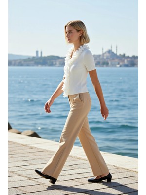 Benerly Kadın Bluz Triko V Yaka Tül Çiçek Detaylı Kısa Kol Fitted Kalıp Crop Boy Fitilli Dokuma Şık