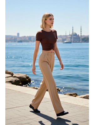 Benerly Kadın Bluz Spor Büzgü Detaylı Micro Örme Kumaş Bisiklet Yaka Kısa Kol Fitted Kalıp Düz Desen