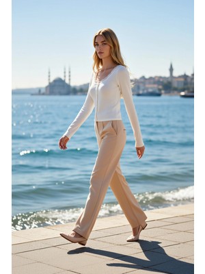 Benerly Kadın Bluz Fitted Crop Havuz Yaka Uzun Kol Fitilli Örme Kaşkorse Dokuma Dantel Detaylı Astarsız