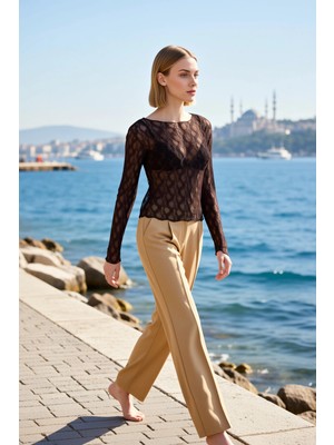 Benerly Kadın Bluz Kayık Yaka Uzun Standart Kol Fitted Örme Dantel Dokuma Regular Boy Düz Desen Astarsız