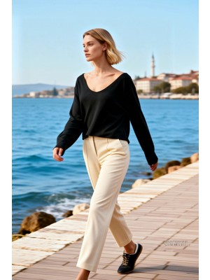 Benerly Kadın Bluz Relaxed Kalıp Salaş Açık Omuzlu V Yaka Uzun Kol Standart Örme Düz Desen Astarsız Regular