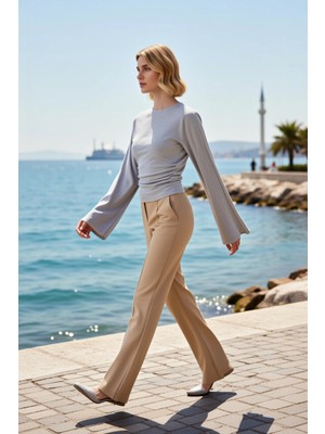 Benerly Kadın Bluz Fitted Bisiklet Yaka Ispanyol Uzun Kol Büzgü Detaylı Örme Penye Süprem Kumaş