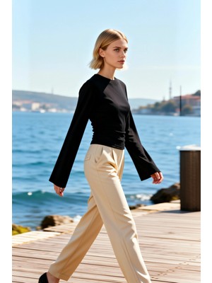 Benerly Kadın Bluz Fitted Bisiklet Yaka Ispanyol Uzun Kol Büzgü Detaylı Örme Penye Süprem Kumaş