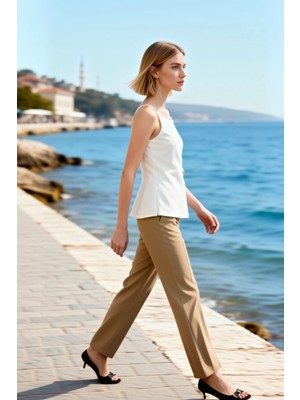 Benerly Kadın Bluz Kare Yaka Ince Askılı Fitted Vücuda Oturan Scuba Krep Örme Kumaş Aksesuar Detaylı