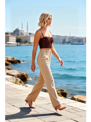 Benerly Kadın Bluz Kalp Yaka Ince Askılı Crop Boy Payet Işlemeli Dokuma Fitted Kalıp Örme Kumaş Yapısı