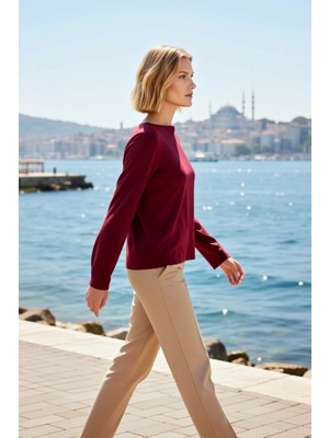 Benerly Kadın Bluz Rahat Kesim Kayık Yaka Uzun Ispanyol Kol Esnek Sandy Örme Kumaş Düz Desen Zarif