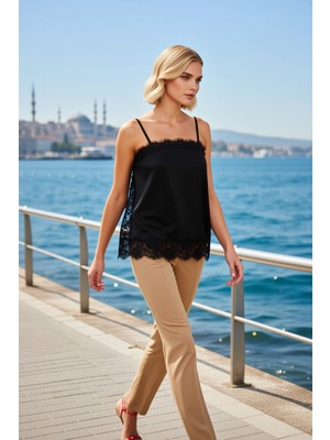 Benerly Kadın Askılı Bluz Dantel Detaylı Düz Kesim Kolsuz Dokuma Kumaş Yazlık Giyim Üst Parça Spor