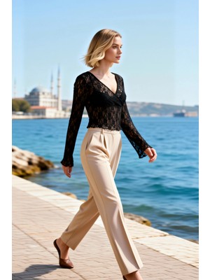 Benerly Kadın Bluz Fitted Vücuda Oturan Kruvaze Yaka Uzun Kol Dantel Örme Kumaş Crop Kapama Modern