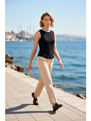 Benerly Kadın Bluz Fitted Vücuda Oturan V Yaka Kolsuz Fermuarlı Düz Desen Interlok Örme Spor