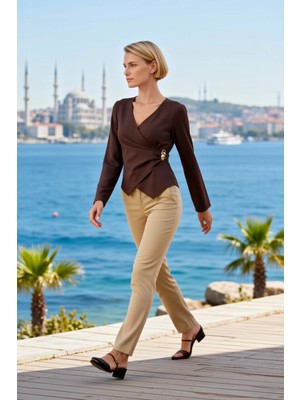 Benerly Kadın Bluz Kruvaze Yaka Uzun Kol Finike Dokuma Kumaş Toka Detaylı Fitted Kalıp Regular Boy Düz Desen