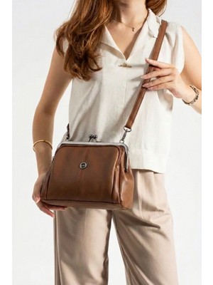 TN-206 Burslu Kadın Omuz Çantası Klipsli El Çantası Çapraz Çanta