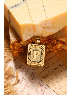 Moom Mücevherat Kadın 14 Ayar Altın Kare Harf Kolye P Harfi Altın Kolye Zincirli Harf Kolye