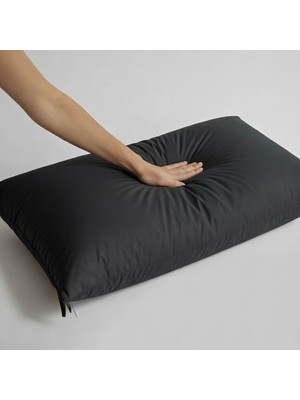 İz Home Iz Studio Dynamic Siyah Yastık | 800 gr Nano Silikon Dolgu | Antistress | Progressive Pillows