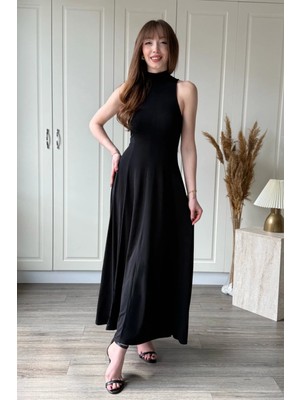 Dilay Gökoğlu Butik Halter Yaka Boyunlu Pileli Zarif Maxi Elbise