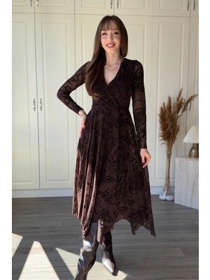 Dilay Gökoğlu Butik Kadife Baskılı V Yaka Asimetrik Midi Elbise