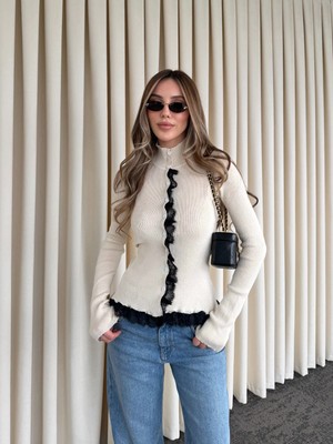 Laluvia Ekru Dik Yaka Dantel Detaylı Hırka - 2726