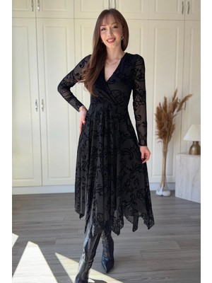 Dilay Gökoğlu Butik Kadife Baskılı V Yaka Asimetrik Midi Elbise