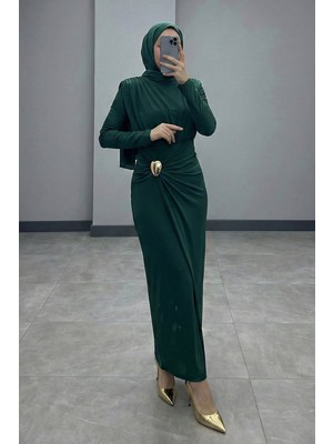 inStyle Broş Detay Büzgülü Zümrüt Yeşili Sandy Elbise