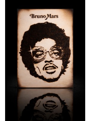 Bruno Mars Ahşap Yakma Tablo – El Yapımı Dekoratif Duvar & Masa Panosu 21X15 cm