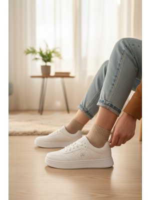 Enoch Kadın Spor Ayakkabı Amblem Detaylı ve Ortopedik Düz Tabanlı Casual Sneaker