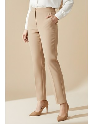 İmaj Butik Bej Cepli Bel Lastikli Kalem Pantolon