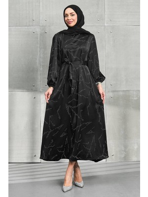 İmaj Butik Siyah Taşlı Kuşaklı Saten Elbise