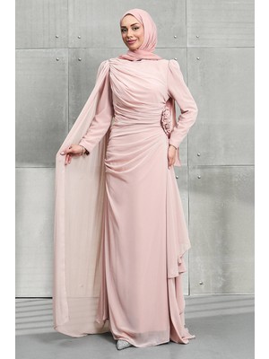 İmaj Butik Pudra Pelerinli Gül Detaylı Şifon Abiye