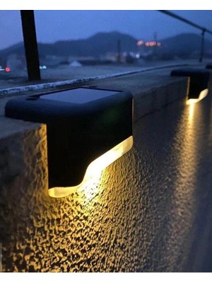 MiraLive 4 Adet Köşebent Merdiven Veranda Solar Güneş Enerjili Bahçe LED Lamba Dekor Bahçe Aydınlatma