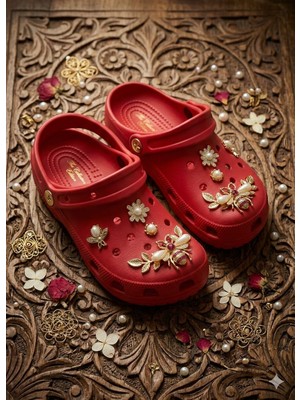 Bayan Aksesuarlı Kırmızı Crocs