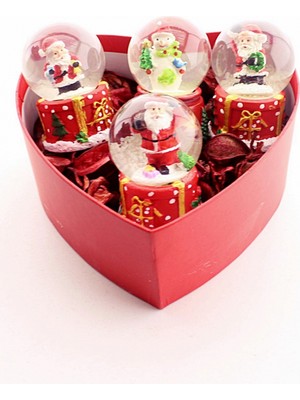 MiraLive Özel Kalp Kutu Içinde 4 Adet Mini Noel Baba Kar Küresi 6,5 cm ve 50 gr Kuru Gül