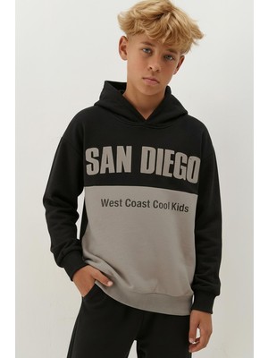 Perendi Erkek Çocuk Kapüşonlu Baskı Detaylı Parçalı Sweatshirt