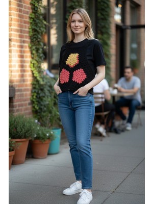 Tokuşka Motifli Tığ Işi El Örgüsü Kadın Hırka