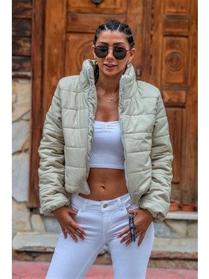 Modanı Seç Bej Dik Yaka Su Geçirmez Kısa Şişme Mont