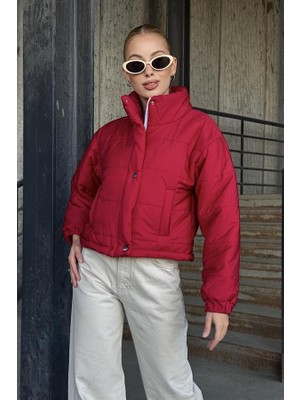 Modanı Seç Bordo Dik Yaka Çıtçıtlı Fermuarlı Kısa Şişme Mont