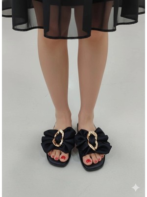 MFT Ayakkabı Kadın Siyah Fiyonklu Altın Tokalı Terlik