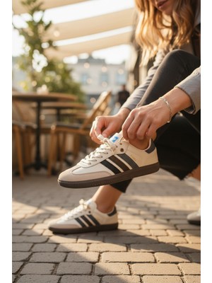 Enoch Kadın T-Burun Sneaker Klasik Süet Panel Detaylı Şeritli Düz Taban Spor Ayakkabı