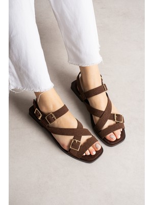 Dicle Polat Kadın Kahve Süet Çapraz Bantlı Tokalı Sandalet – Düz Taban Rahat Günlük Yazlık Ayakkabı Olas