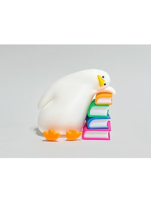 MakinoLab Kitaplara Yaslanan Ördek Figürü (3d)