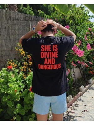 Azura Club Divine And Dangerous Baskılı Unisex T-Shirt