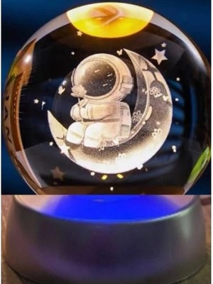 Herşeytrend Ay Üstünde Astronot Tasarımlı Cam Küre