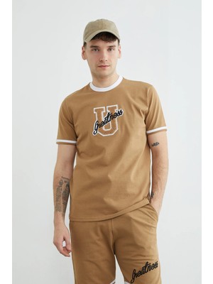 FullaModa Biyeli Yazı Nakışlı Bisiklet Yaka Tişört