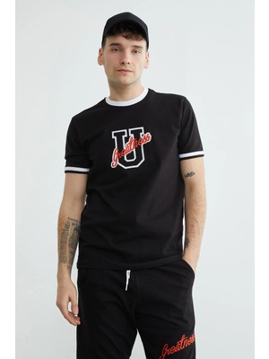 FullaModa Biyeli Yazı Nakışlı Bisiklet Yaka Tişört