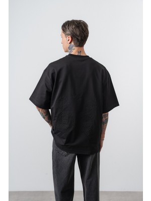 Respire Erkek Spiral Nakış Detaylı Oversize T-Shirt Siyah